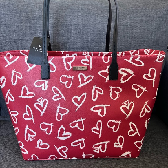 kate spade Handbags - NWT KATE SPADE LIPSTICK HEARTS TOTE HANDBAG